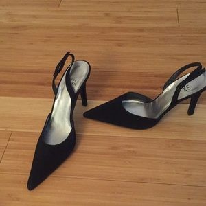 REDUCED dress slingback. Excellent condit.Narrow